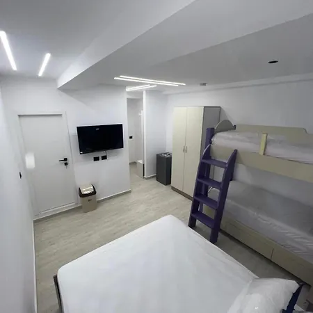 Ferra Hostal *