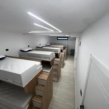 Ferra Hostal Durrës