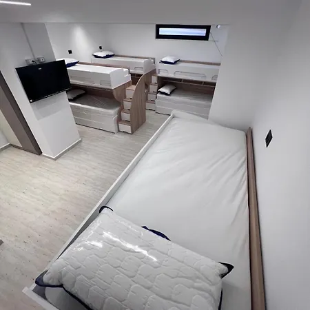 Ferra Hostal Durrës